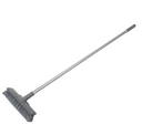Besen mit Metallstiel